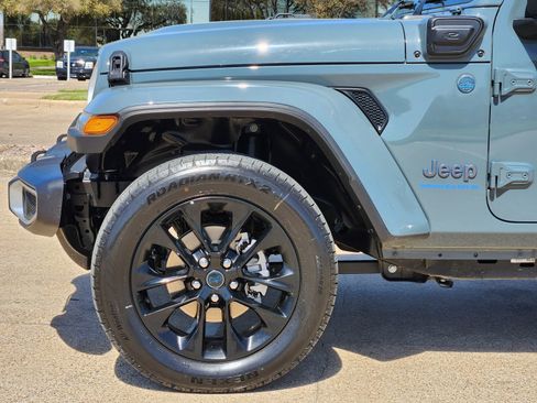 Certified 2025 Jeep Wrangler Sahara w/ Safety Group image 8