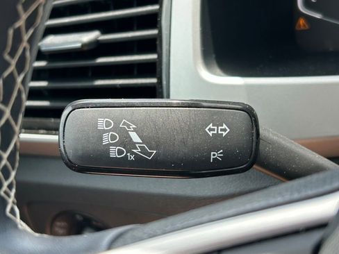 Certified 2023 Volkswagen Atlas SE FWD image 28