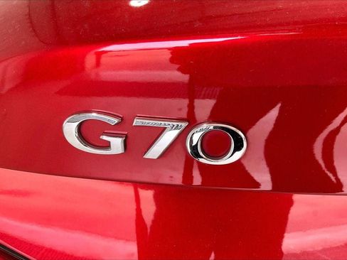 Used 2020 Genesis G70 2.0T w/ Elite Package RWD image 9
