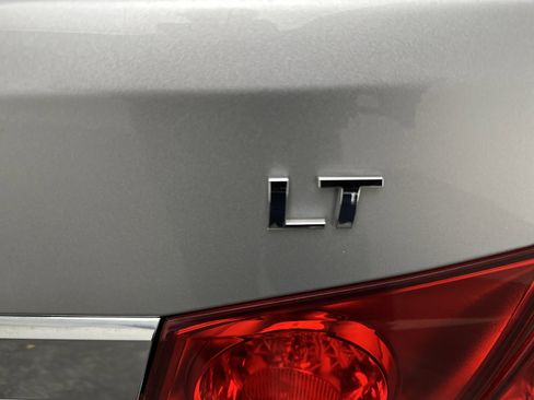 Used 2013 Chevrolet Cruze LT image 12