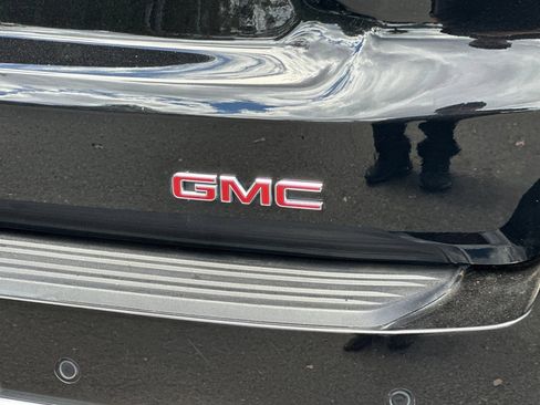 Used 2025 GMC Yukon Denali AWD/4WD image 25