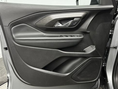 Used 2024 GMC Terrain SLE image 10