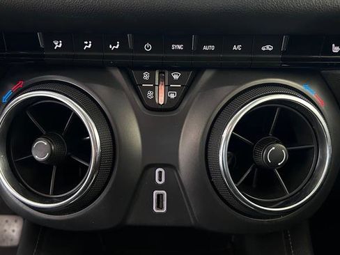 Used 2020 Chevrolet Blazer LT image 14