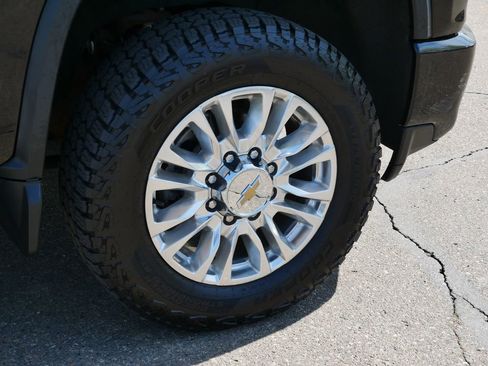 Used 2021 Chevrolet Silverado 2500 High Country w/ Z71 Off-Road Package AWD/4WD image 13