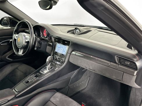 Used 2016 Porsche 911 Targa 4 GTS image 33