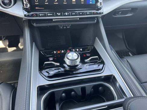 New 2026 Jeep Grand Wagoneer 4WD image 32