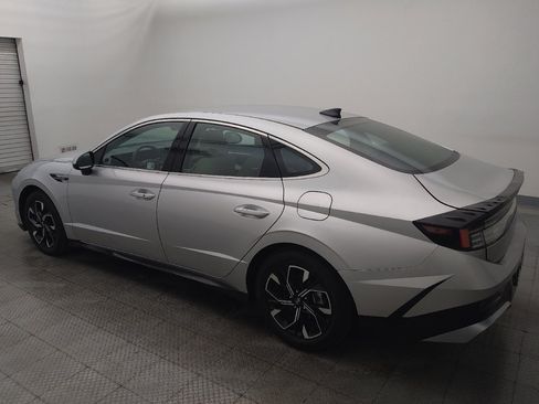 Used 2025 Hyundai Sonata SEL FWD image 3