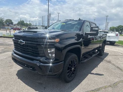 New 2026 Chevrolet Silverado 2500 Custom w/ Custom Value Package AWD/4WD image 7
