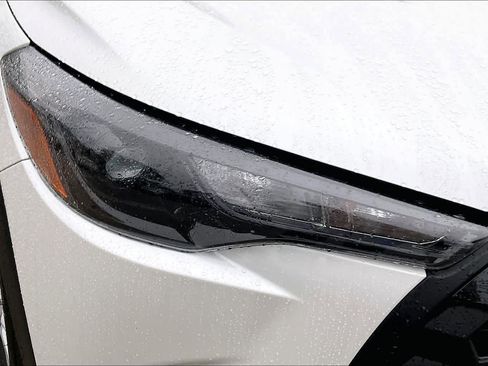 Used 2026 Toyota Corolla Cross LE FWD image 27