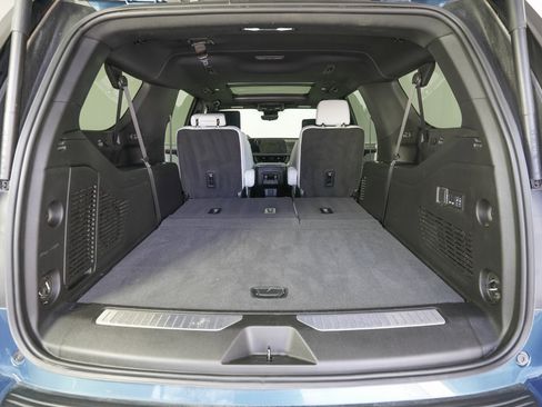 Used 2025 Chevrolet Suburban Premier image 14