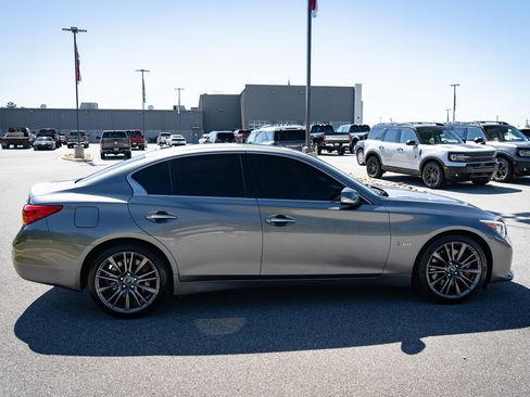 Used 2017 INFINITI Q50 Red Sport 400 AWD/4WD image 10