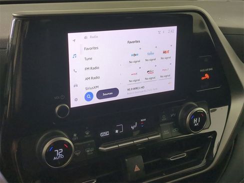 Used 2024 Toyota Highlander LE image 13