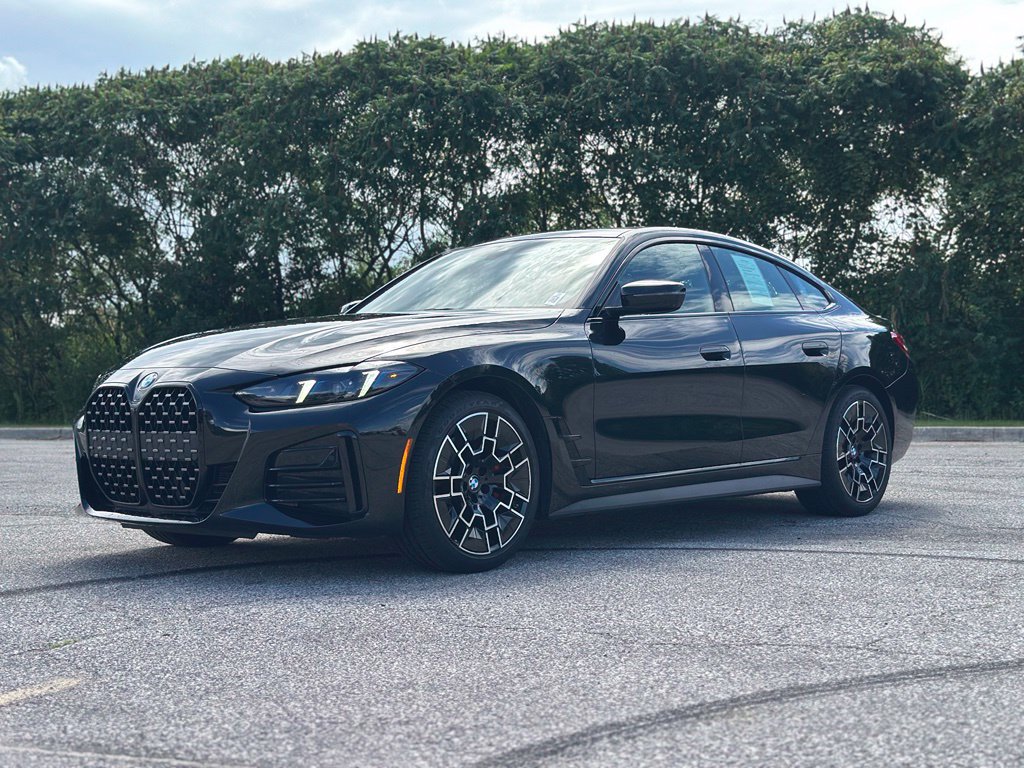 New 2026 BMW 430i xDrive w/ M Sport Package AWD/4WD image 3