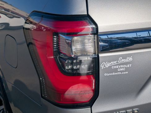 Used 2021 Ford Expedition Max Limited image 10