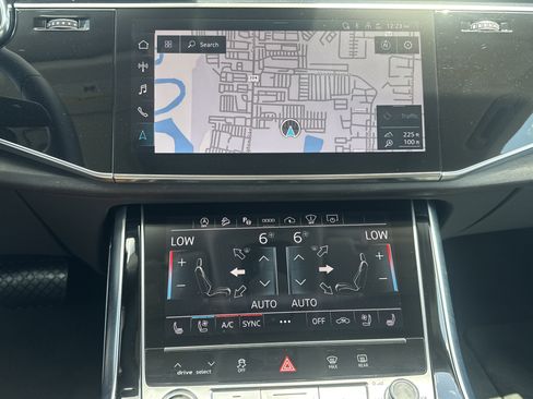 Used 2023 Audi Q8 Prestige image 12