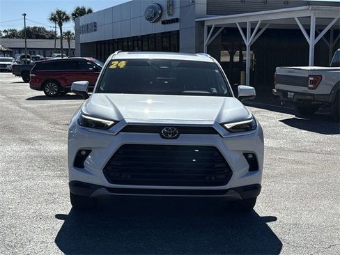 Used 2024 Toyota Grand Highlander Limited image 3