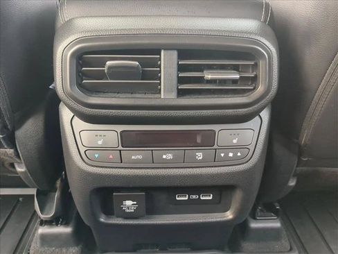 Used 2023 Honda Pilot Elite image 18