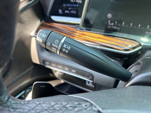 Used 2023 Cadillac Escalade Premium Luxury AWD/4WD image 58