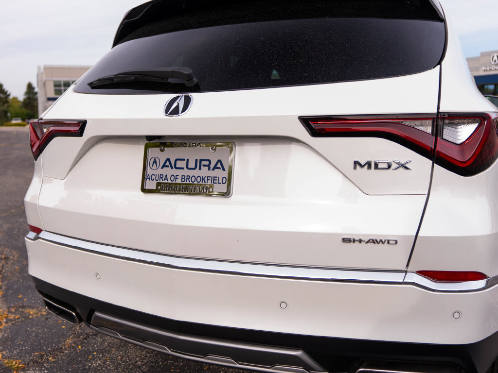 Certified 2025 Acura MDX w/ Technology Package AWD/4WD image 17