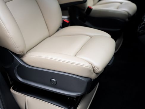 Used 2022 Mercedes-Benz Sprinter 144 Cargo image 61