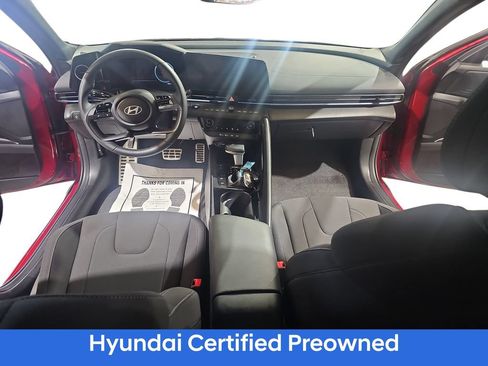 Certified 2025 Hyundai Elantra SEL FWD image 9