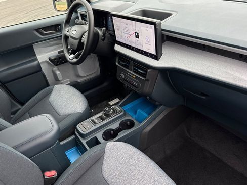 New 2026 Ford Maverick XLT w/ XLT Luxury Package FWD image 17