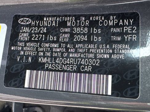 Used 2024 Hyundai Elantra SE FWD image 32
