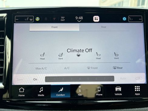 Used 2024 Chrysler Pacifica Pinnacle FWD image 23
