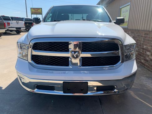 Used 2019 RAM 1500 Classic SLT w/ Luxury Group image 7