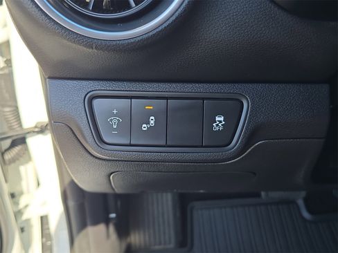 Used 2023 Kia Forte LXS w/ LXS Technology Package image 18