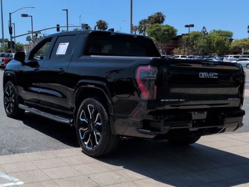 Certified 2025 GMC Sierra EV Denali AWD/4WD image 8