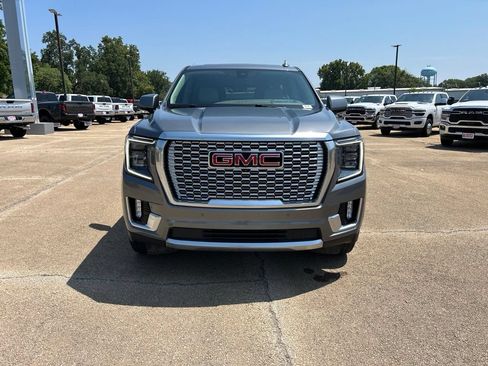 Used 2021 GMC Yukon Denali w/ Denali Premium Package AWD/4WD image 8
