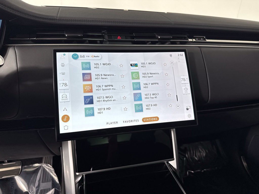 Used 2025 Land Rover Range Rover SE AWD/4WD image 21
