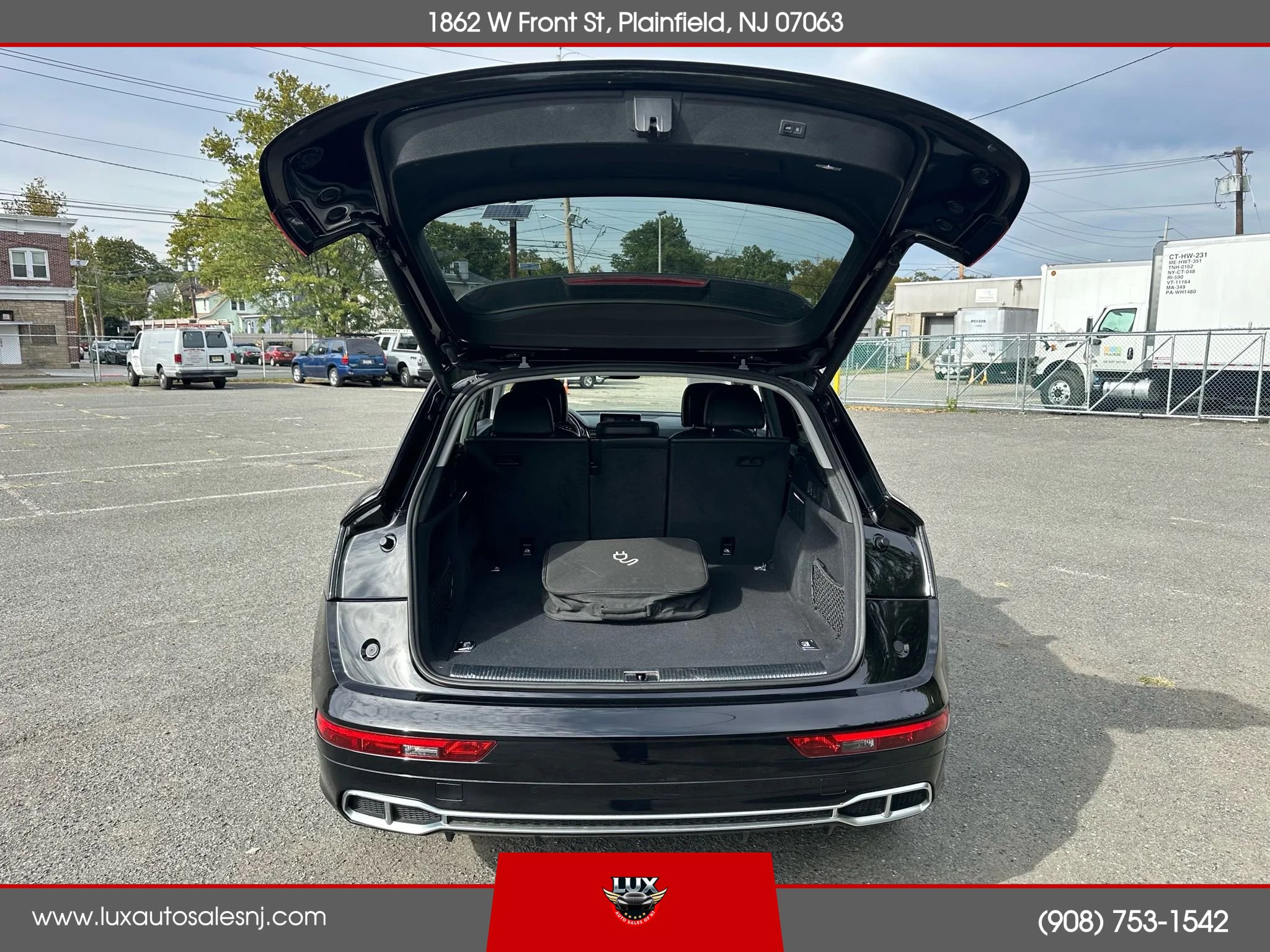 Used 2020 Audi Q5 e Premium w/ Convenience Package AWD/4WD image 23
