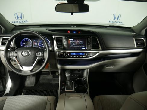 Used 2019 Toyota Highlander Plus w/ Protection Package #3 image 11