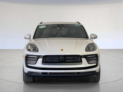 Certified 2023 Porsche Macan S AWD/4WD image 11