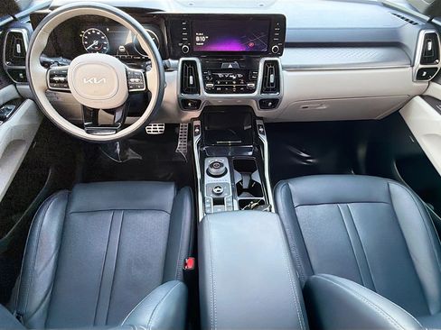 Used 2022 Kia Sorento SX Prestige w/ Panoramic Sunroof Package image 15
