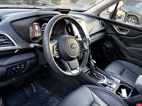 Used 2023 Subaru Forester Touring image 9