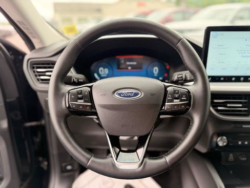 Used 2025 Ford Escape Platinum AWD/4WD image 23