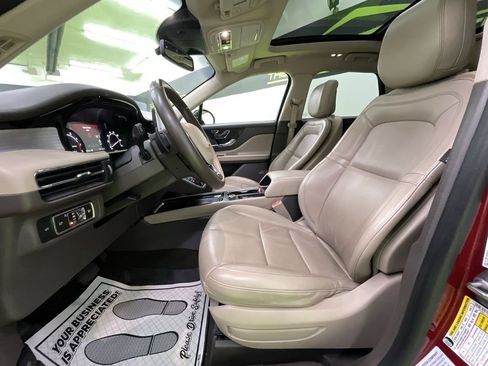 Used 2020 Lincoln Corsair AWD w/ Premium Package image 16