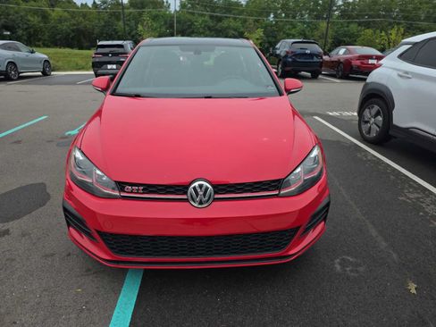 Used 2019 Volkswagen GTI SE FWD image 2