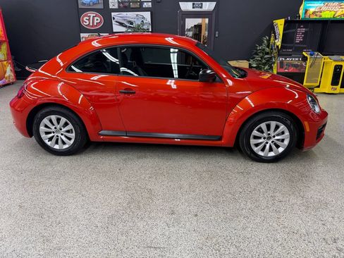 Used 2018 Volkswagen Beetle 2.0T S FWD image 6