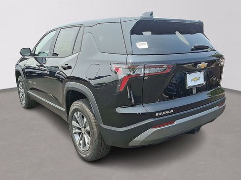 New 2026 Chevrolet Equinox LT image 3