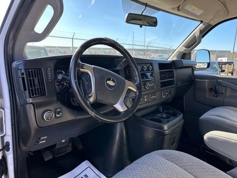 Used 2016 Chevrolet Express 2500 Extended image 14