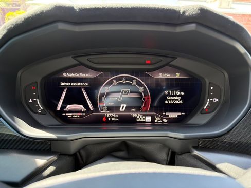 Used 2024 Lamborghini Urus Performante AWD/4WD image 15