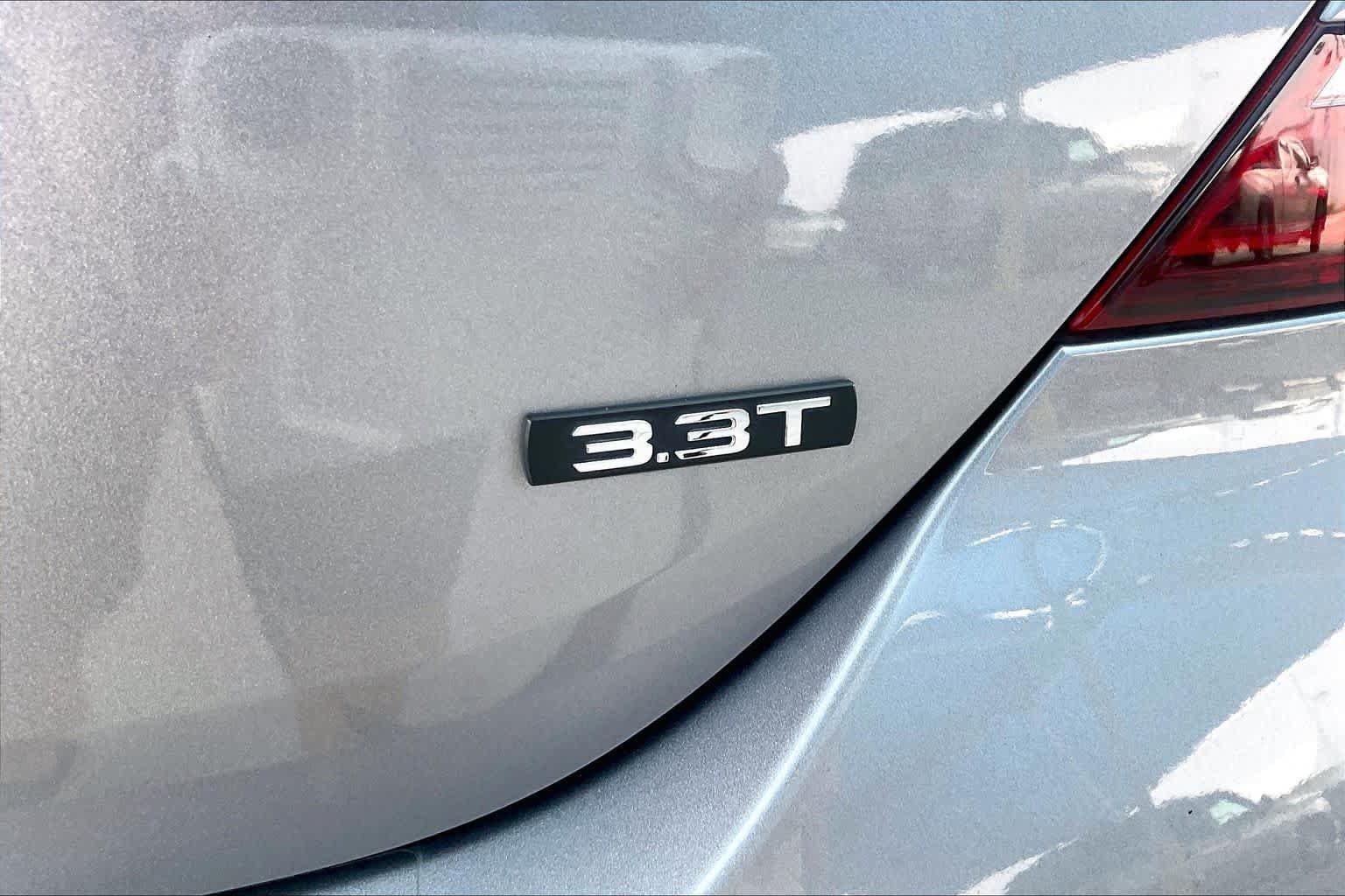 Used 2023 Genesis G70 3.3T w/ Sport Prestige Package RWD image 10