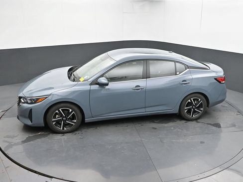 Used 2024 Nissan Sentra SV FWD image 33