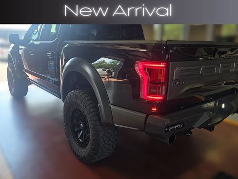 Used 2019 Ford F150 Raptor w/ Equipment Group 802A Luxury AWD/4WD image 2