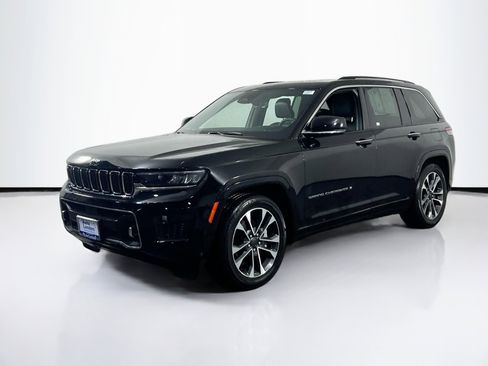 Used 2023 Jeep Grand Cherokee Overland w/ Luxury Tech Group IV AWD/4WD image 1