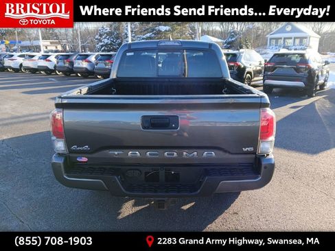 Used 2016 Toyota Tacoma Limited w/ Towing Package image 6